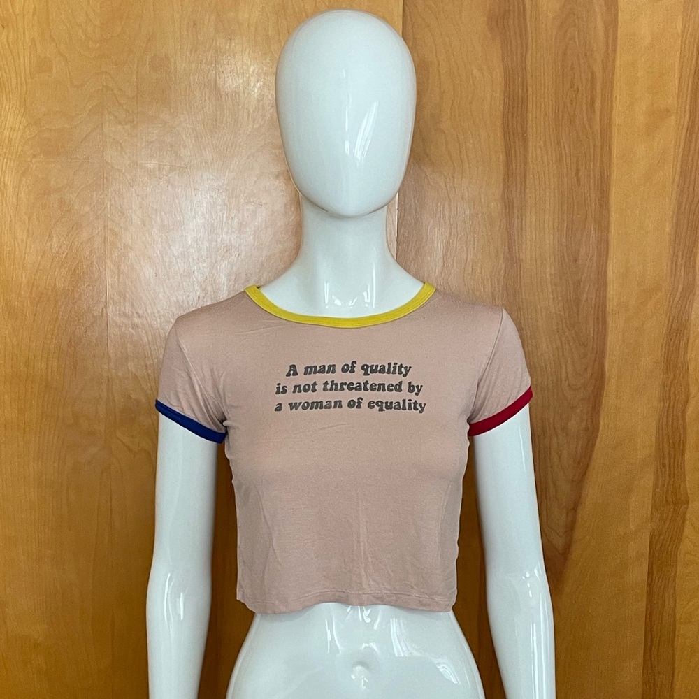 Rare Omighty A Man of Quality is Not Threatened Crop Top Shirt Large O mighty